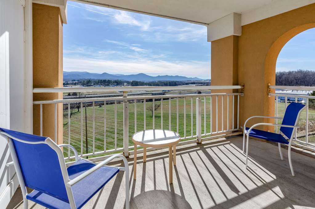 comfort inn and suites