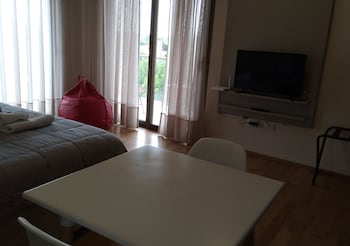 apart hotel quijote by dot suites