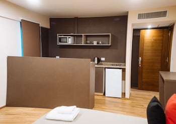 apart hotel quijote by dot suites