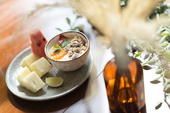 saturdays residence by brown starling