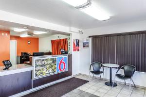 Motel 6 Richland, Wa - Kennewick,Near Columbia Center Mall,2 star