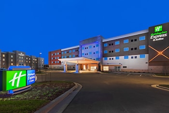 holiday inn express and suites lenexa overland park area