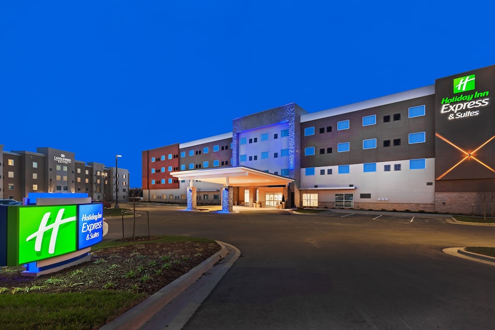holiday inn express and suites lenexa overland park area
