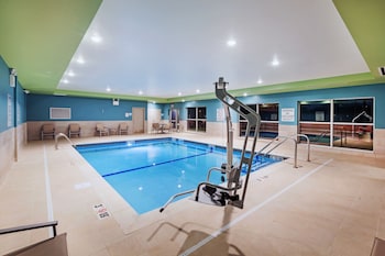 holiday inn express and suites lenexa overland park area