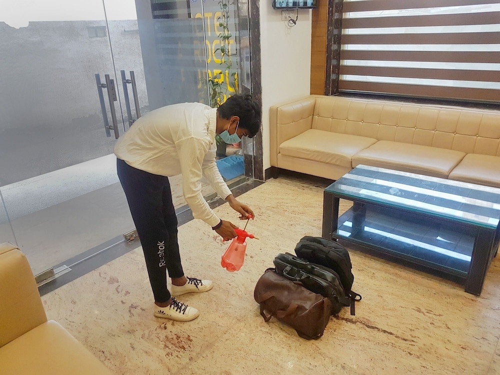 hotel aerocity purple orchid