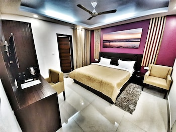 hotel aerocity purple orchid