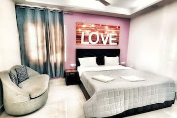 hotel aerocity purple orchid