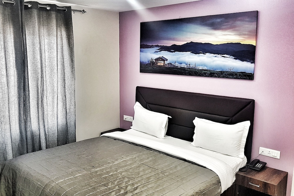 hotel aerocity purple orchid