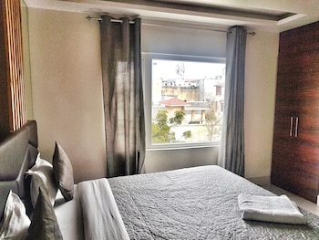 hotel aerocity purple orchid