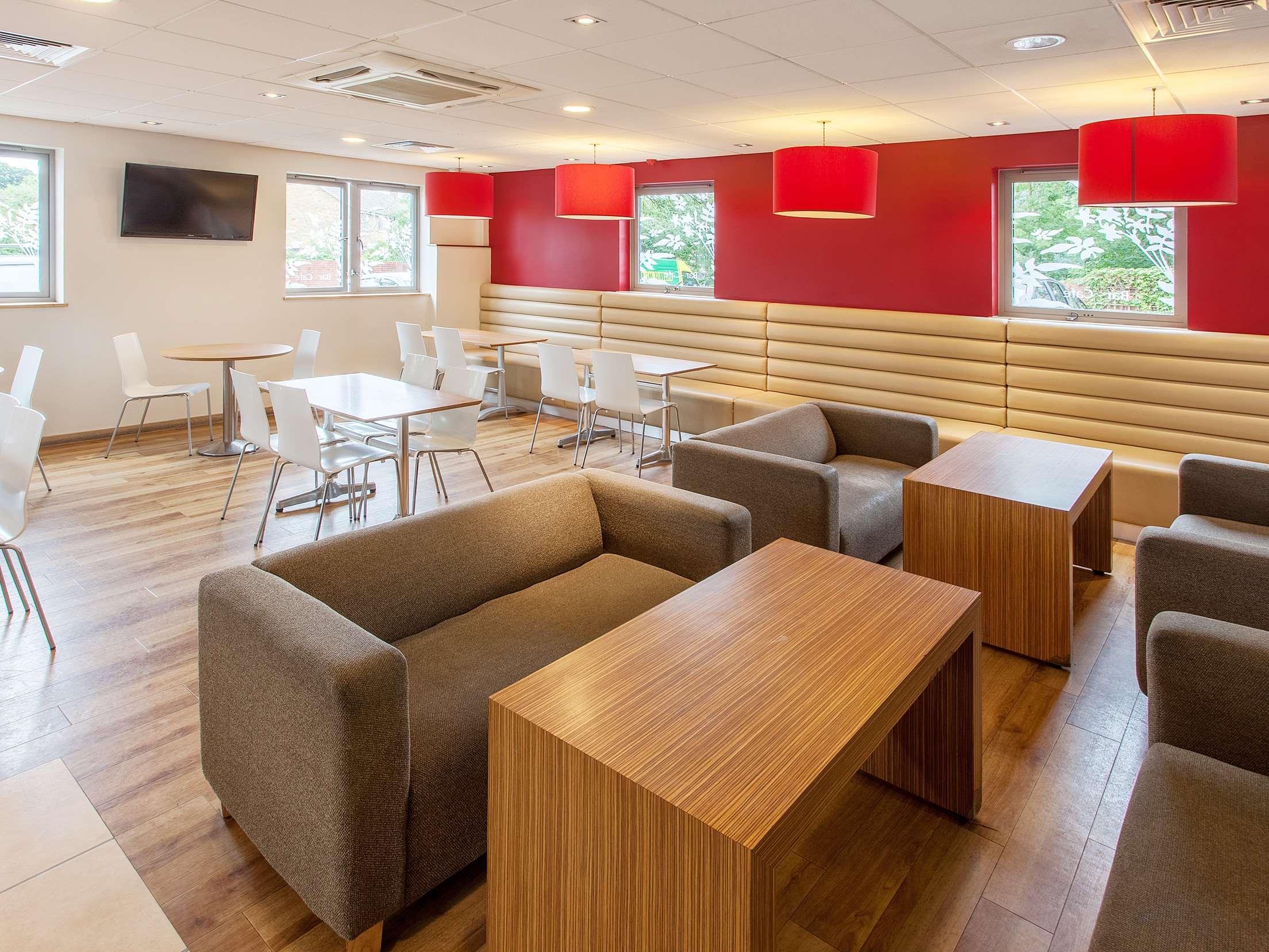 travelodge bracknell central