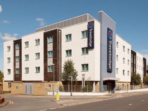 Travelodge Bracknell Central,,3 star