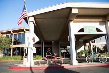 red lion hotel redding