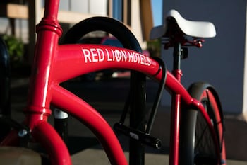 red lion hotel redding