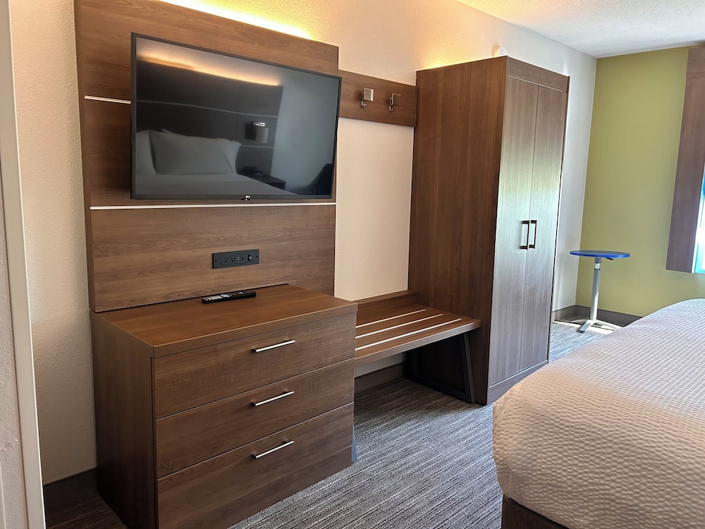 holiday inn express and suites reidsville by ihg