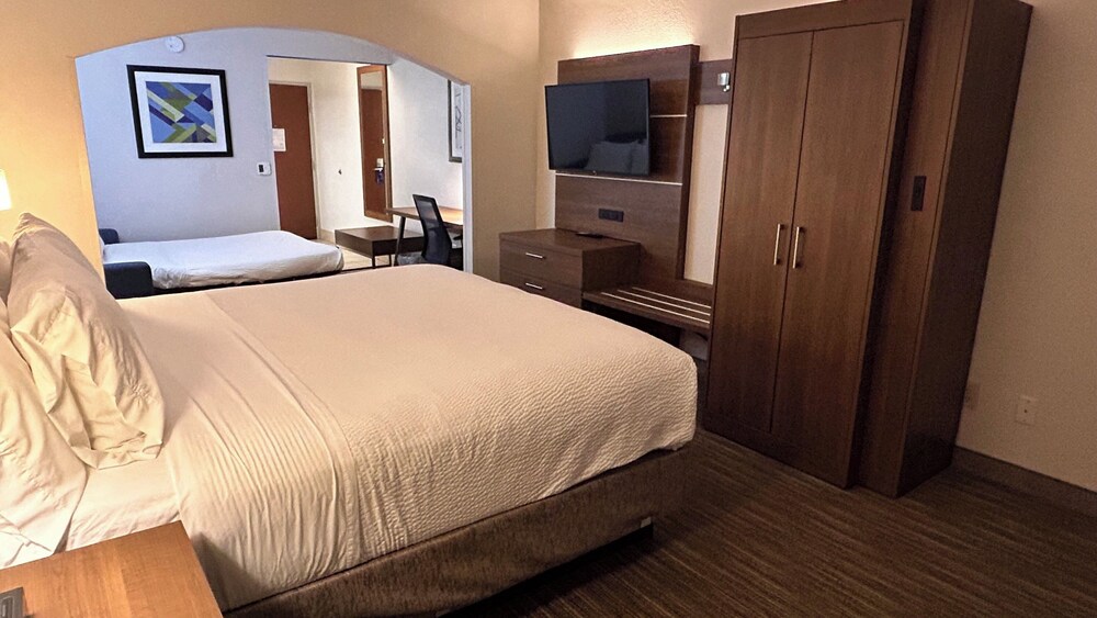 holiday inn express and suites reidsville by ihg