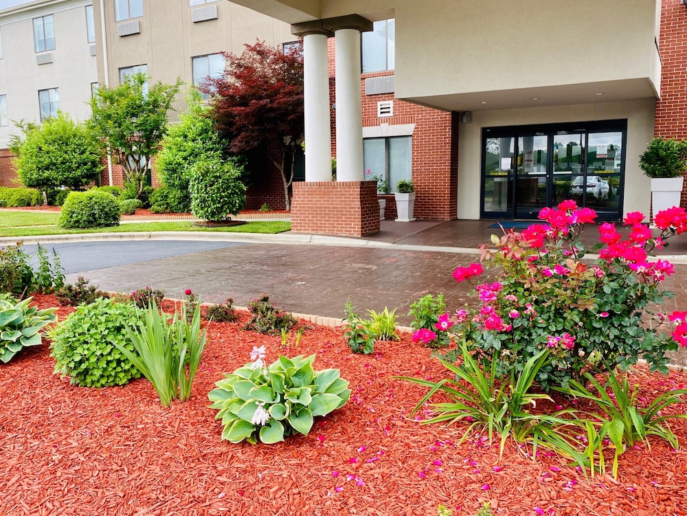 holiday inn express and suites reidsville by ihg