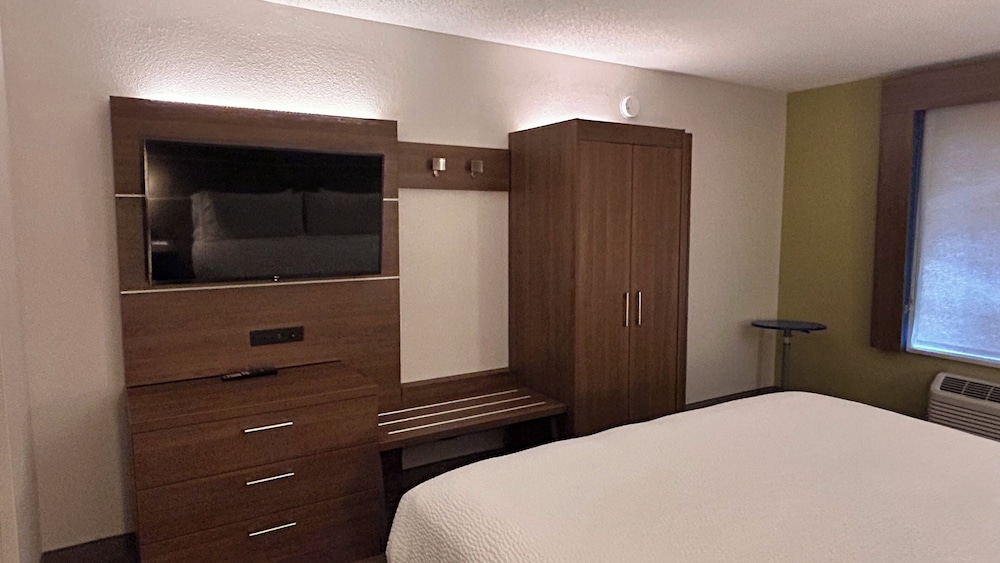 holiday inn express and suites reidsville by ihg