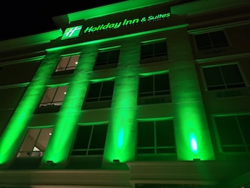 welcome to holiday inn and suites hopkinsville convention ctr