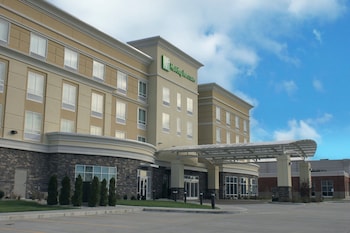 welcome to holiday inn and suites hopkinsville convention ctr