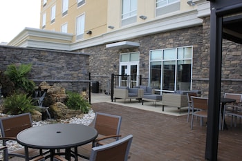 welcome to holiday inn and suites hopkinsville convention ctr