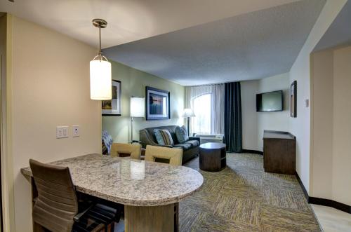 candlewood suites richmond west broad by ihg
