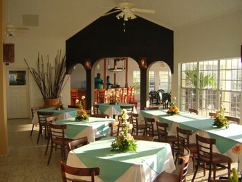 hotel turquoise bay resort