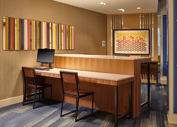 holiday inn express and suites lockport