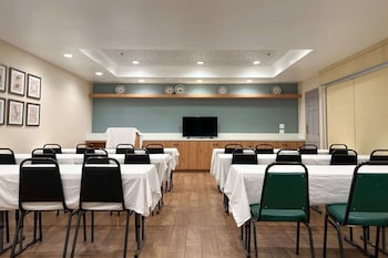 mainstay suites john wayne airport by choice hotels