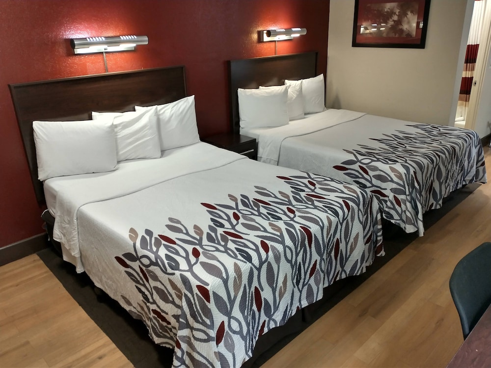 red roof inn santa ana