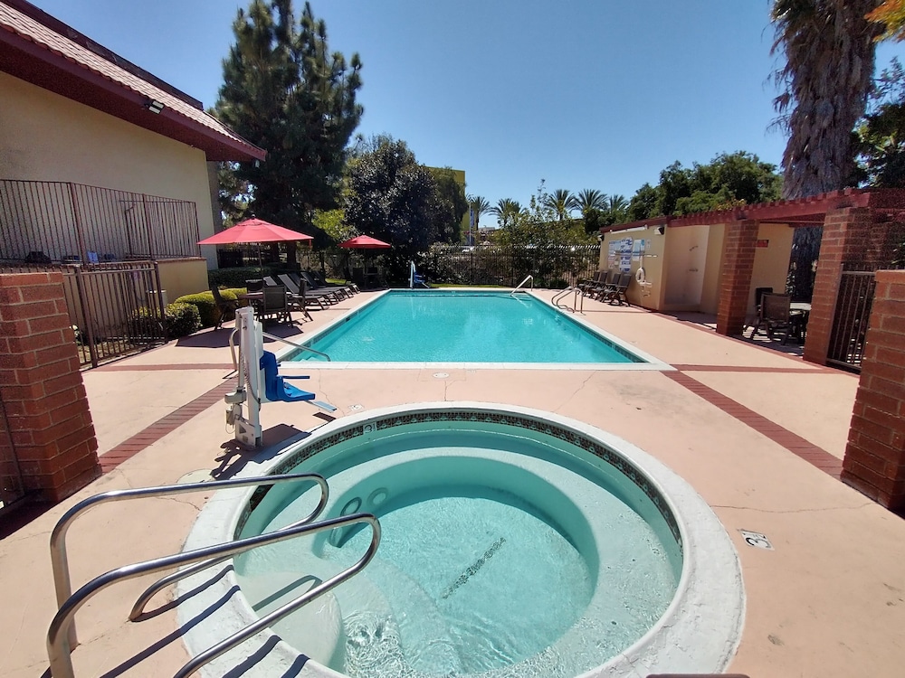 Red Roof Inn Santa Ana,Los Angeles>>Anaheim,2 star