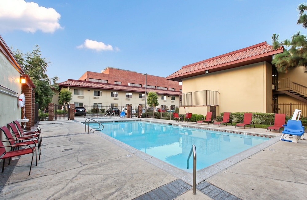Red Roof Inn Santa Ana,Los Angeles>>Anaheim,2 star