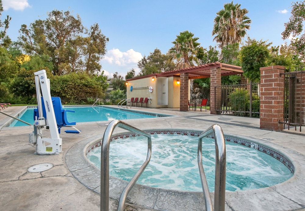 red roof inn santa ana