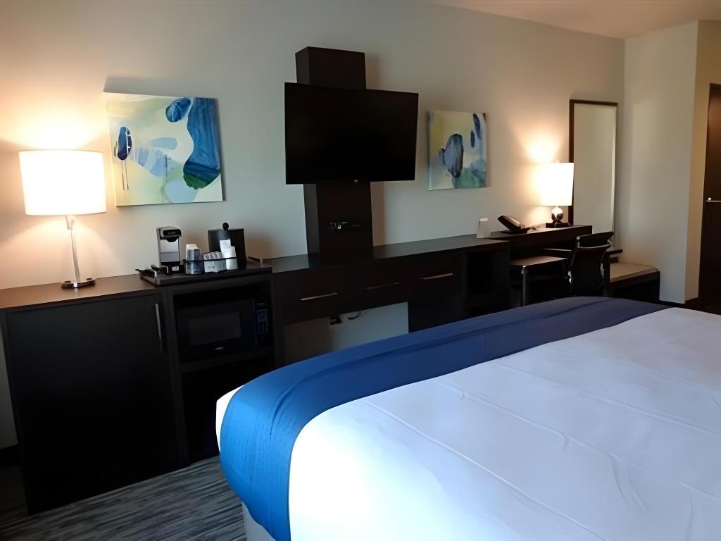 holiday inn austin airport by ihg