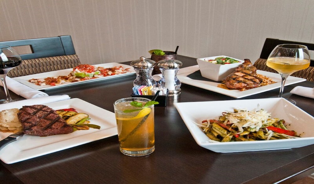 holiday inn austin airport by ihg
