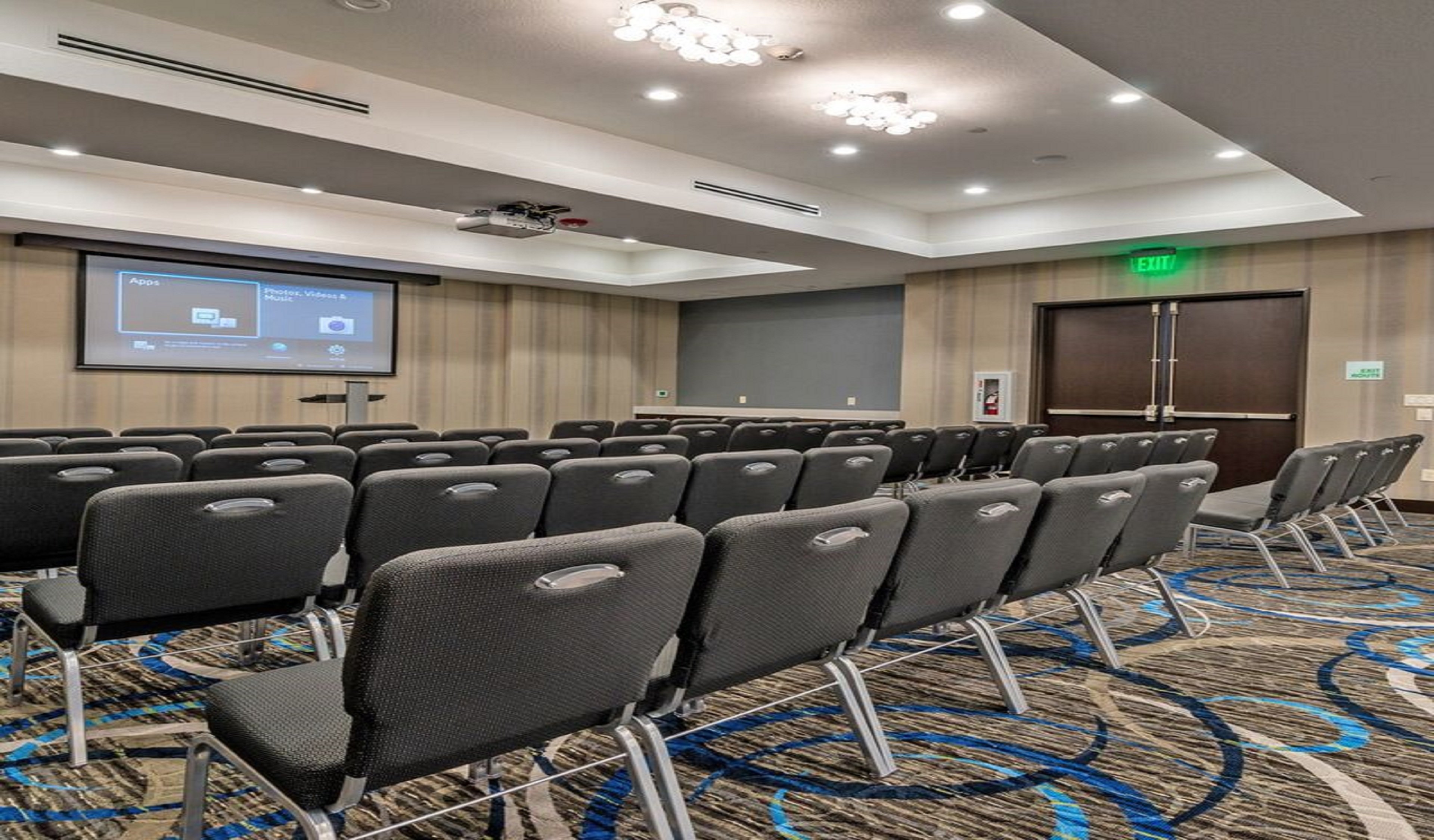 holiday inn austin airport by ihg
