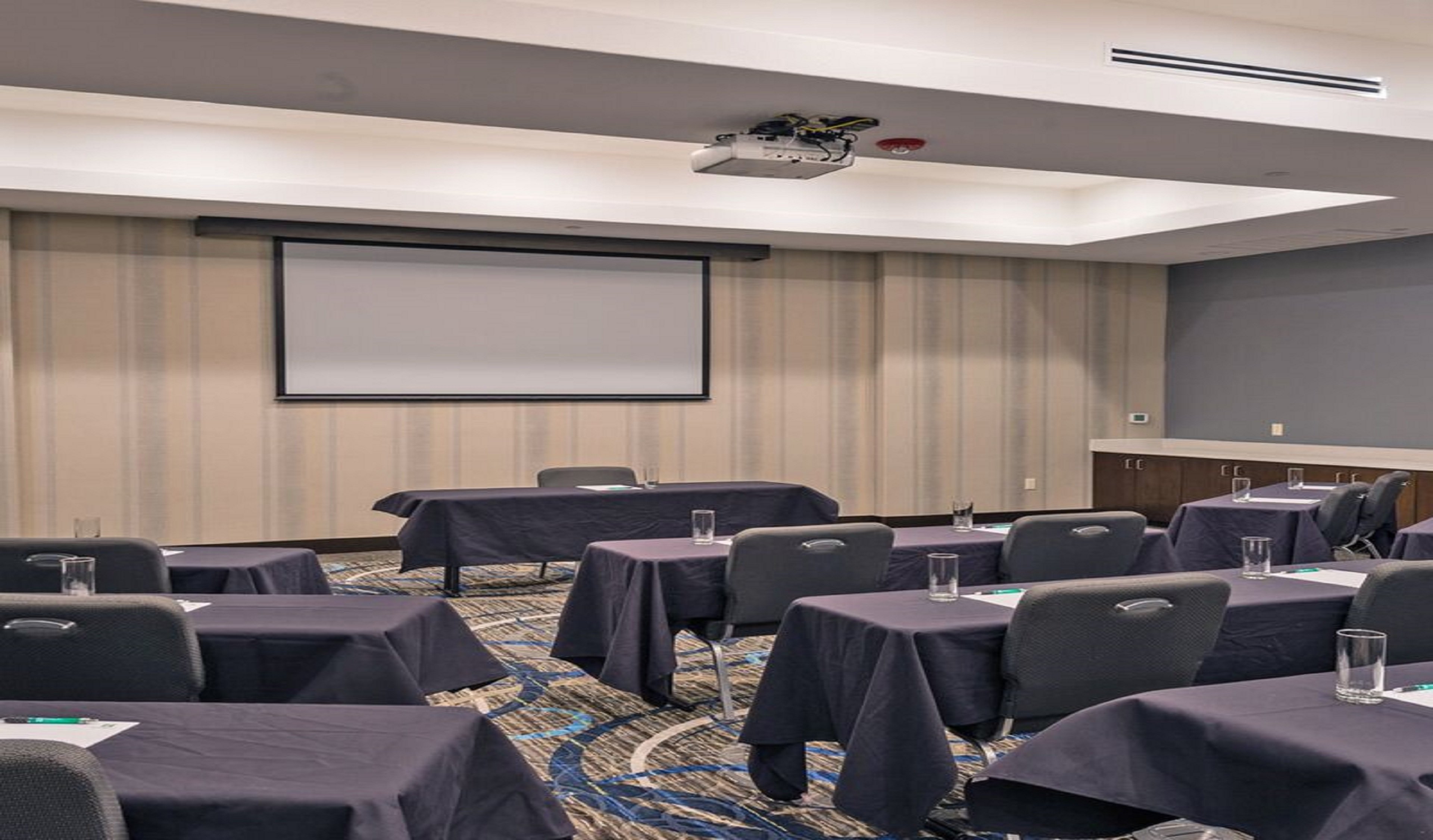 holiday inn austin airport by ihg