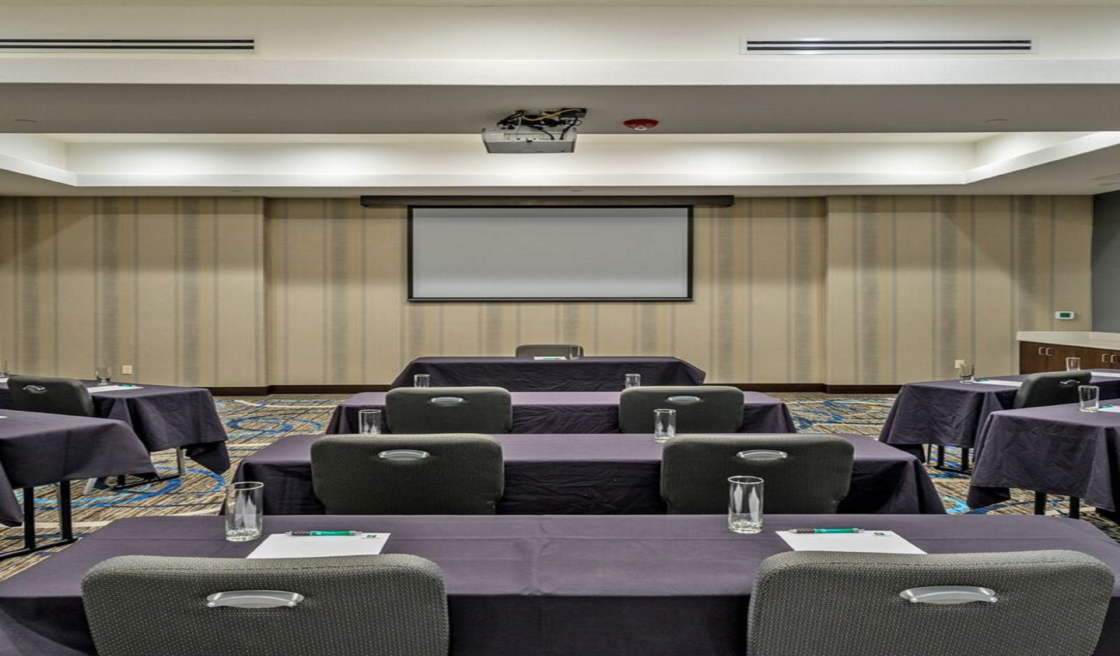 holiday inn austin airport by ihg