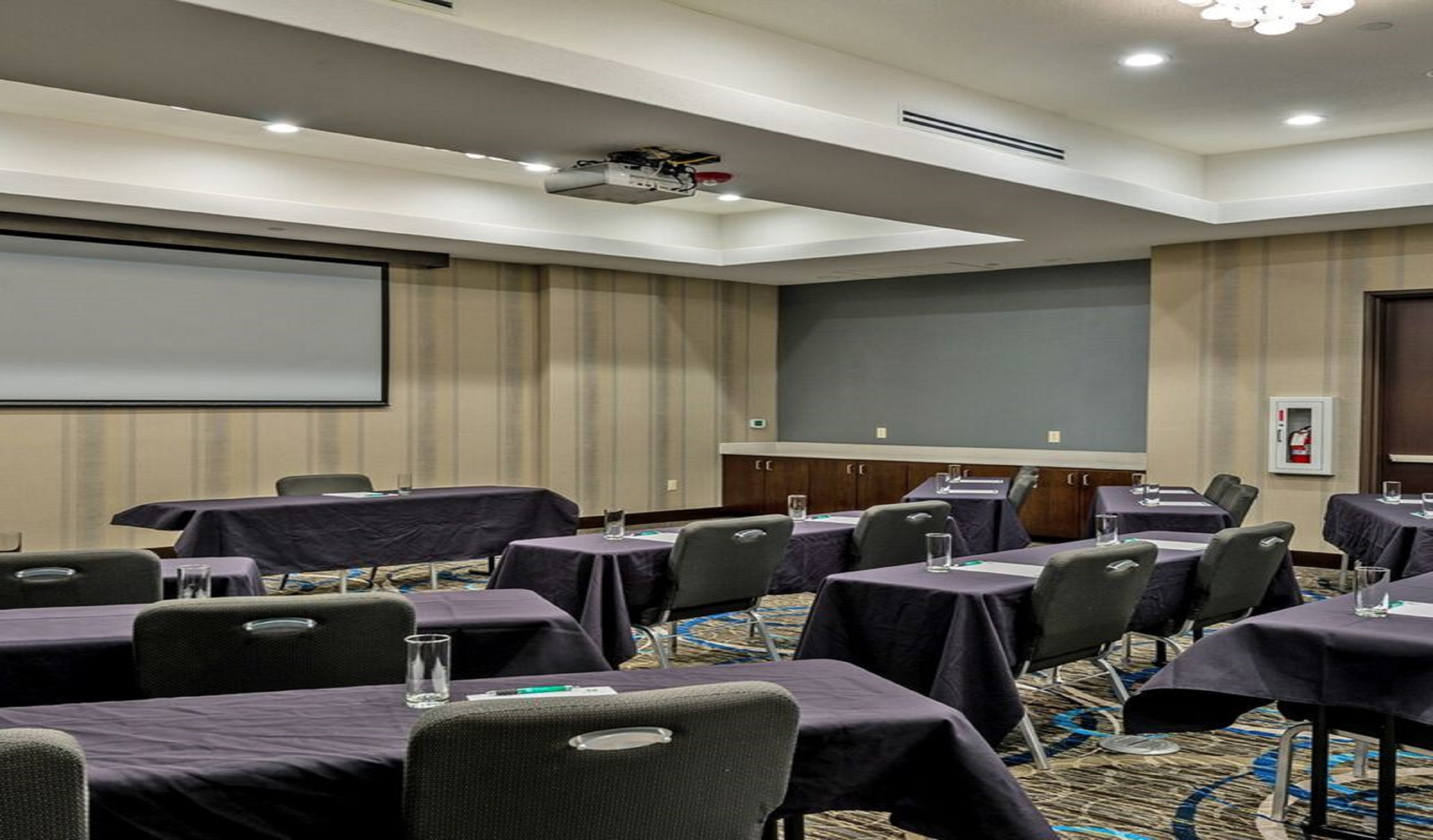 holiday inn austin airport by ihg