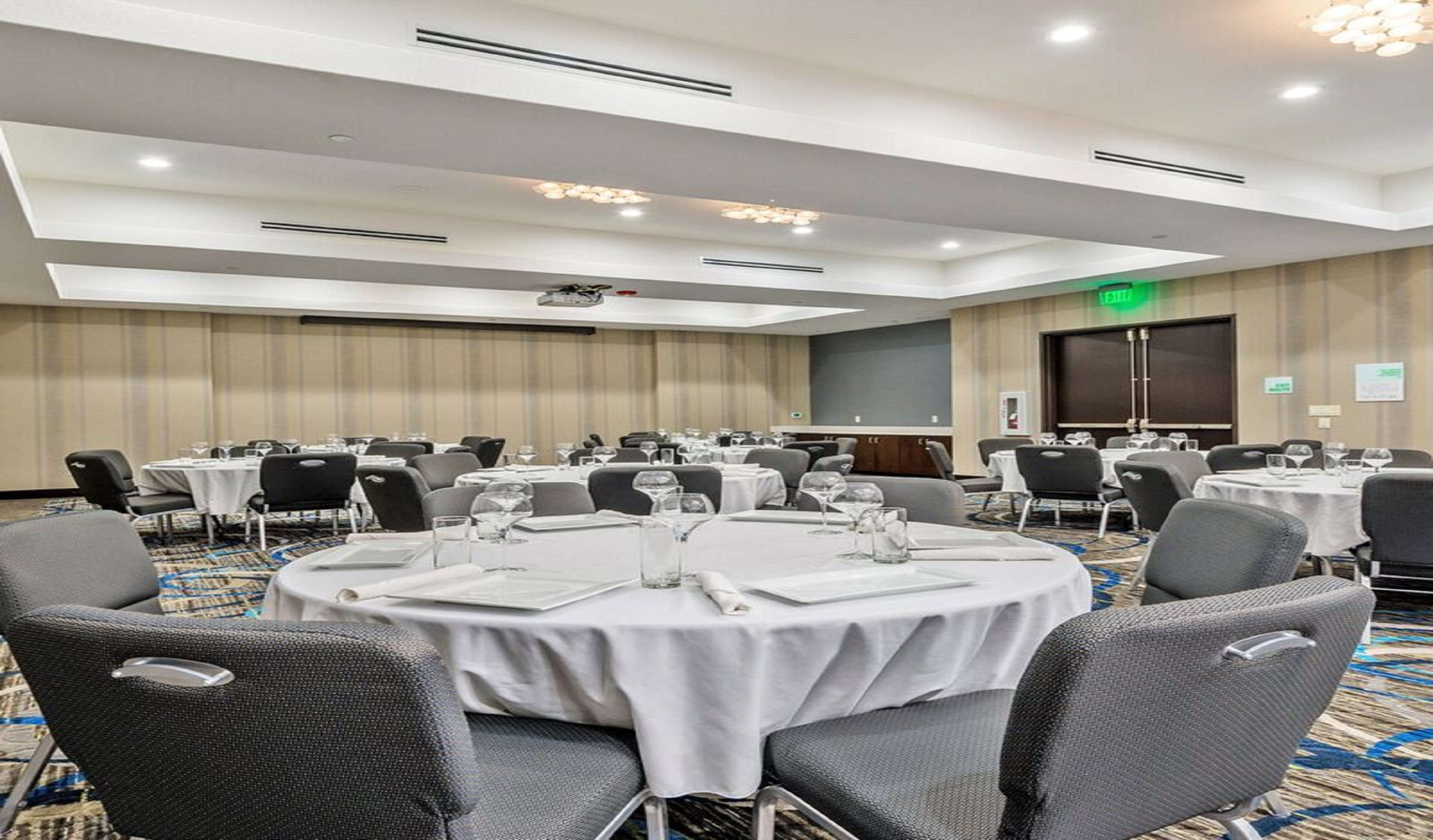 holiday inn austin airport by ihg