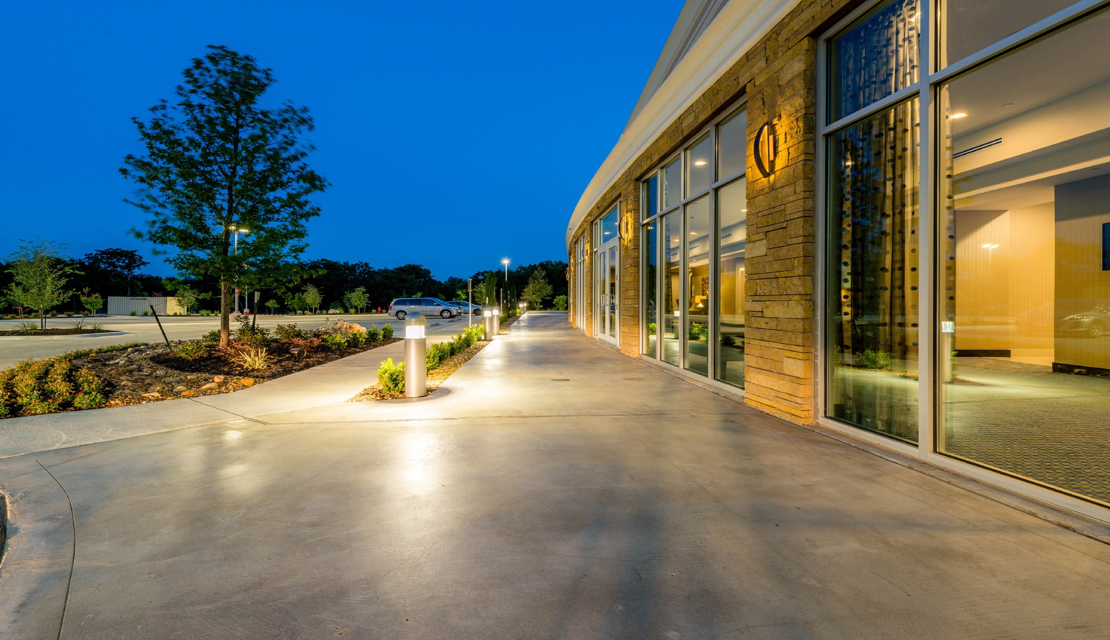 holiday inn austin airport by ihg