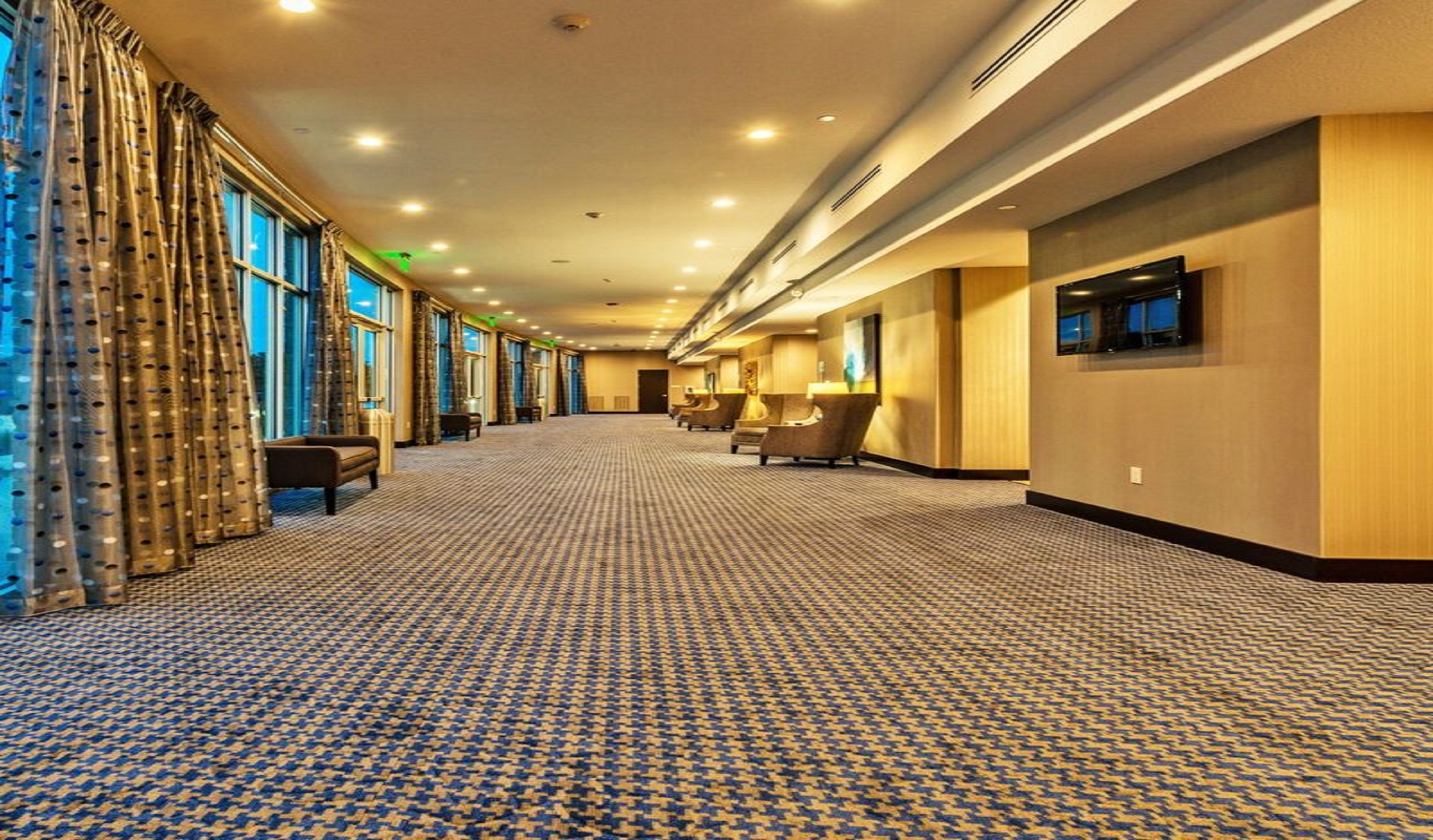 holiday inn austin airport by ihg