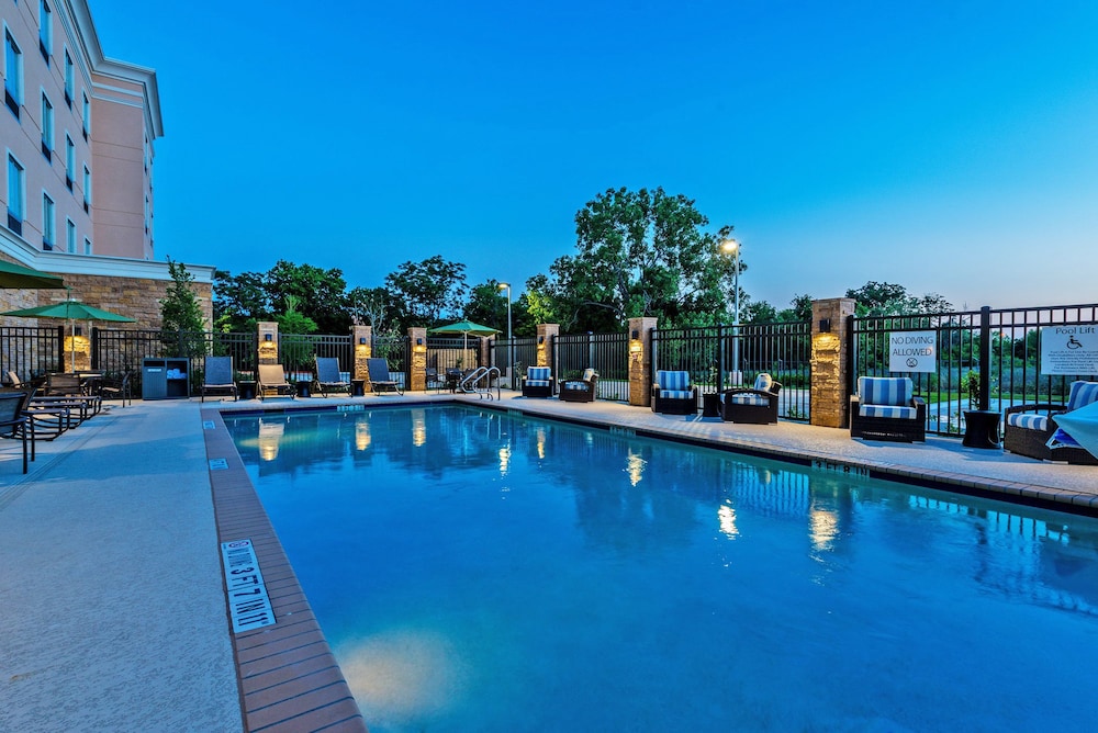 holiday inn austin airport by ihg