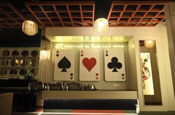hotel vikram palace