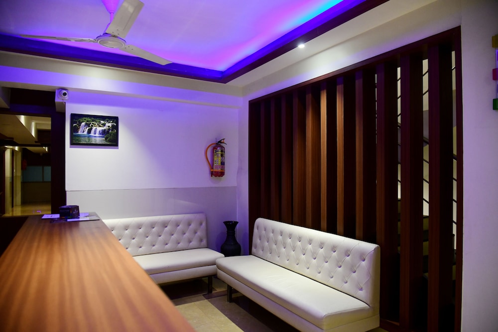 hotel monarch center point