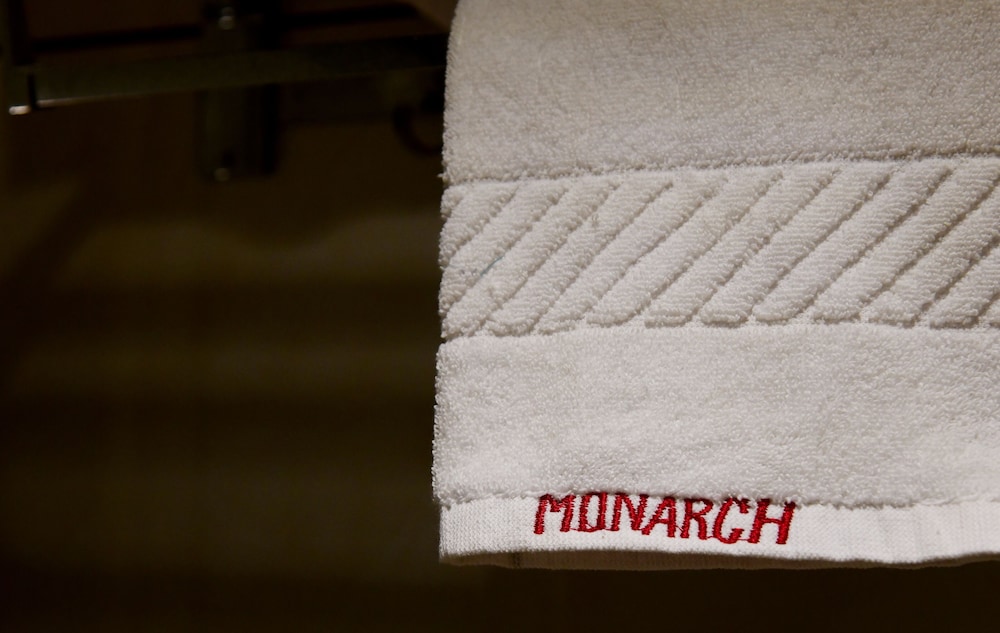 hotel monarch center point