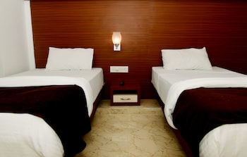 hotel monarch center point