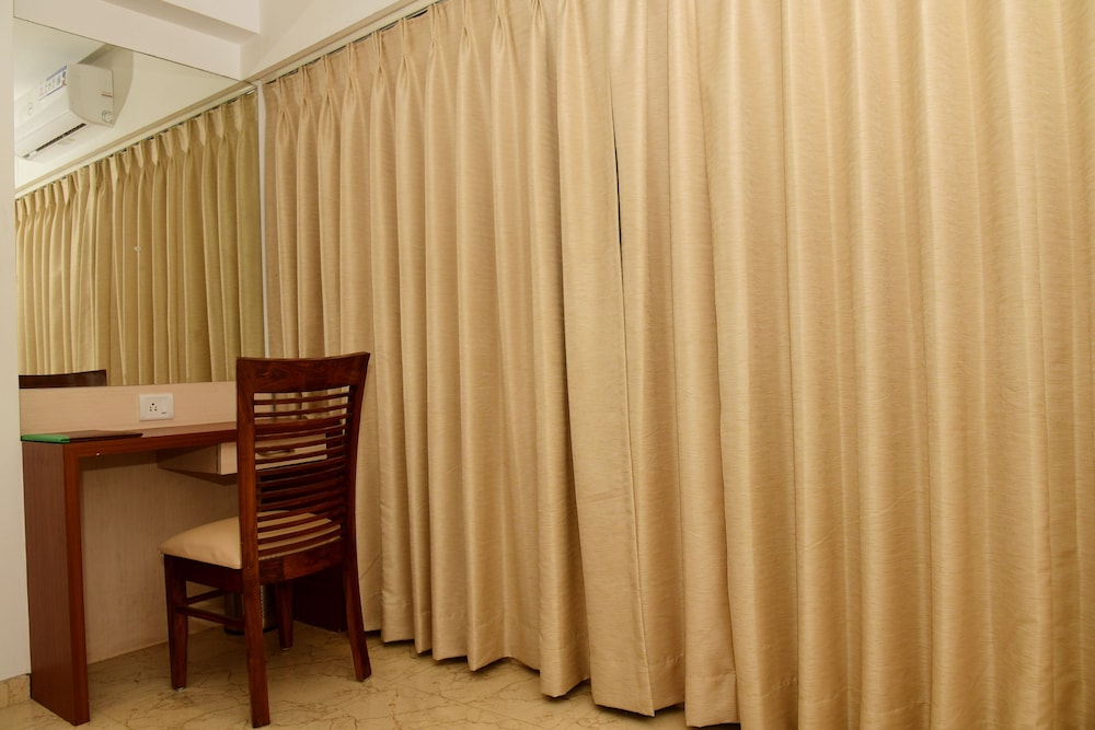 hotel monarch center point