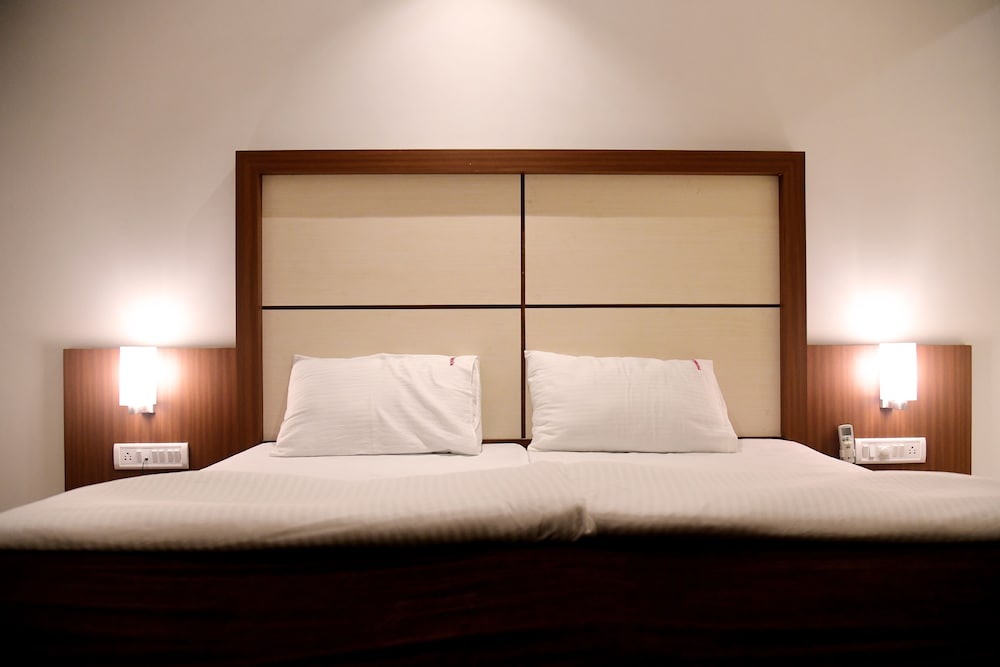 hotel monarch center point