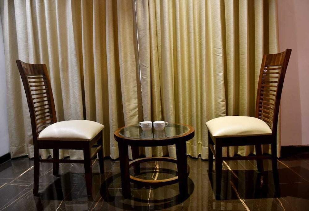 hotel monarch center point