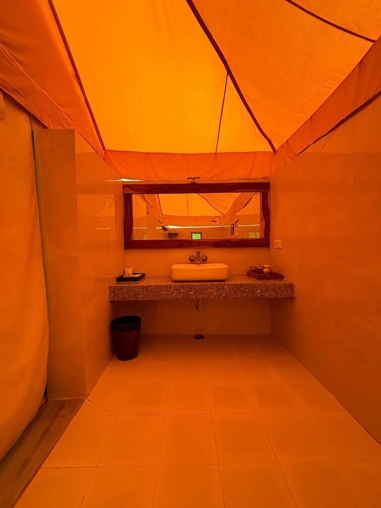 jawai bera leopard camp